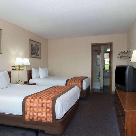 Days Inn By Wyndham Indianapolis East Post Road Dış mekan fotoğraf