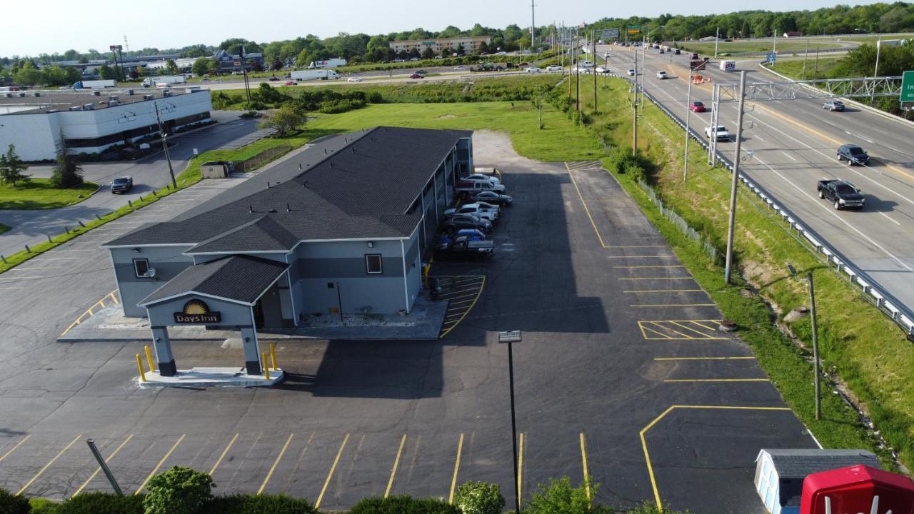 Days Inn By Wyndham Indianapolis East Post Road Dış mekan fotoğraf