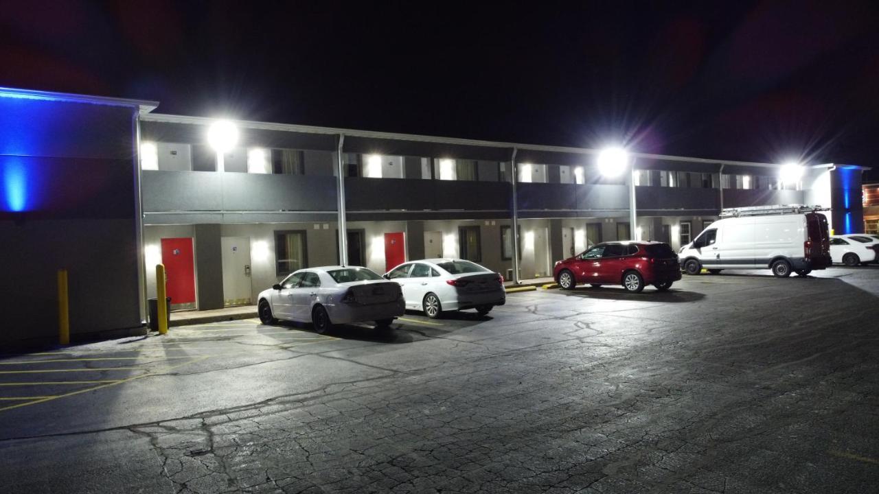 Days Inn By Wyndham Indianapolis East Post Road Dış mekan fotoğraf