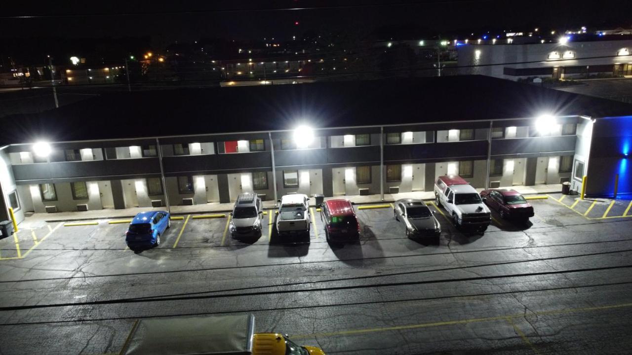 Days Inn By Wyndham Indianapolis East Post Road Dış mekan fotoğraf