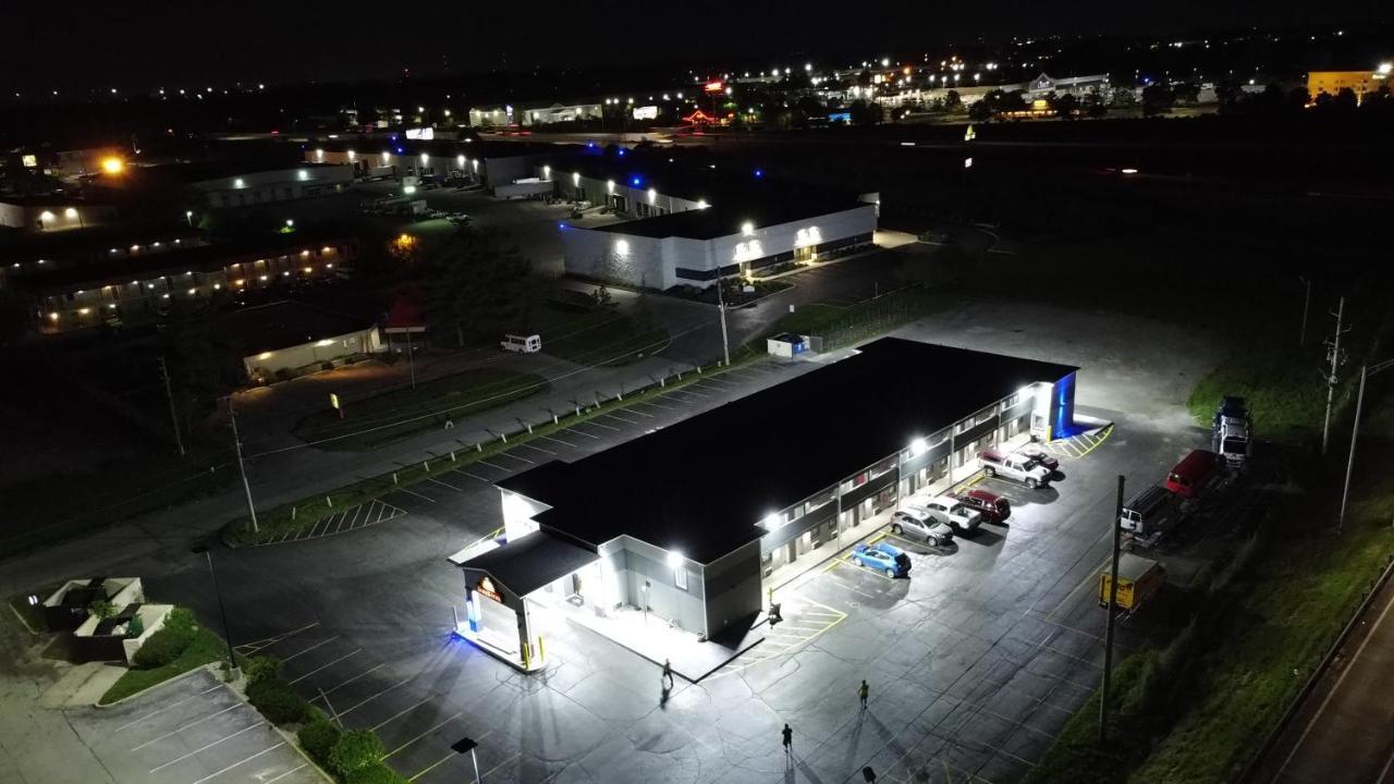 Days Inn By Wyndham Indianapolis East Post Road Dış mekan fotoğraf
