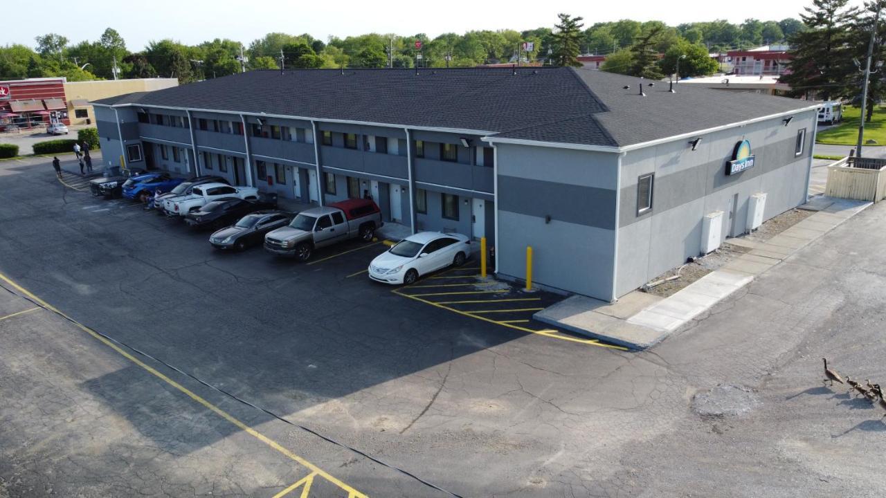Days Inn By Wyndham Indianapolis East Post Road Dış mekan fotoğraf