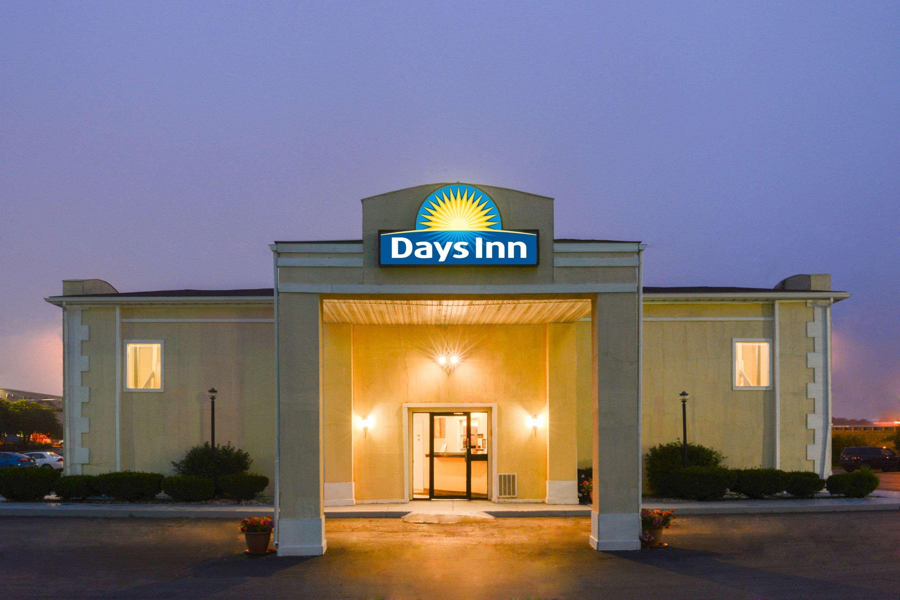Days Inn By Wyndham Indianapolis East Post Road Dış mekan fotoğraf