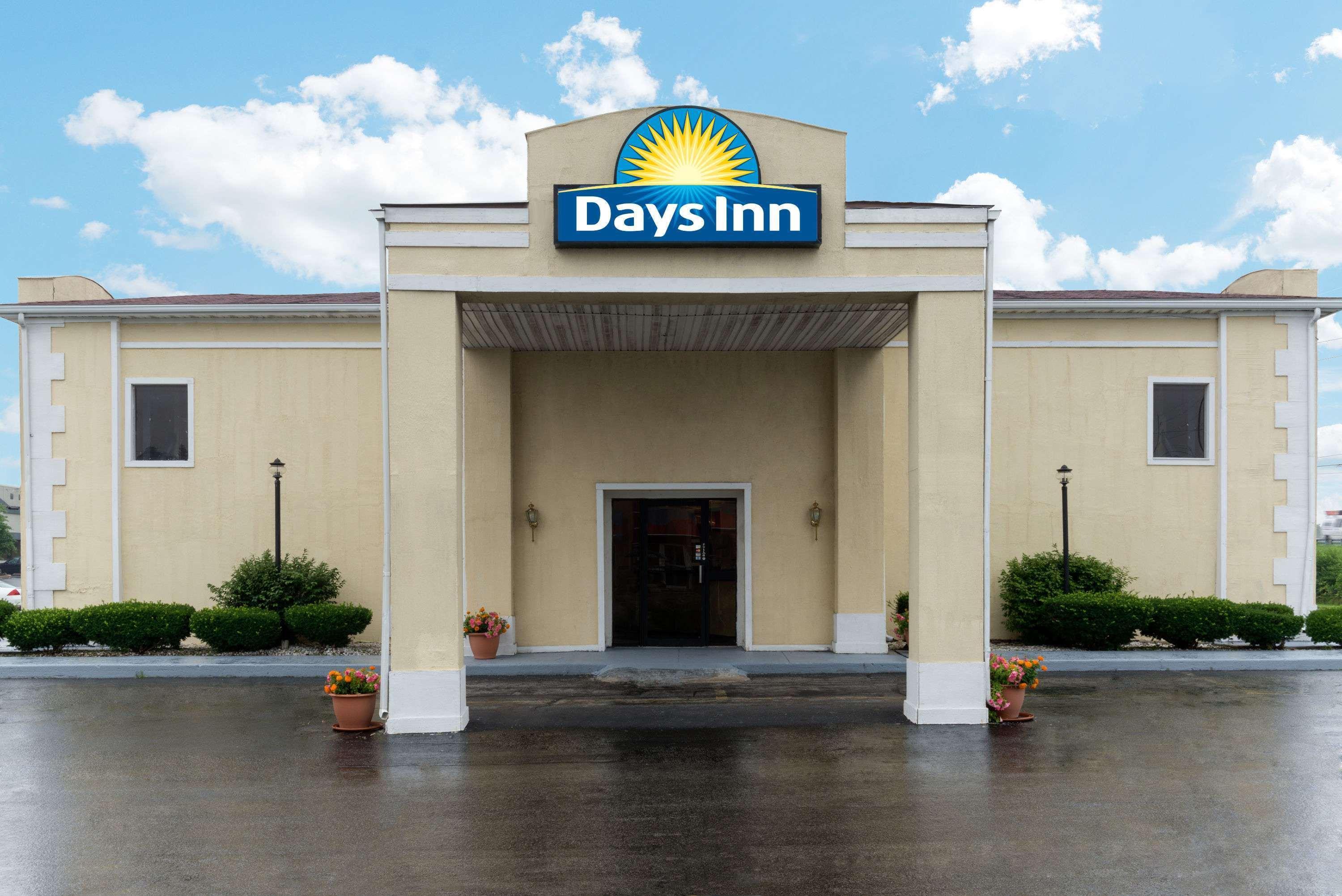 Days Inn By Wyndham Indianapolis East Post Road Dış mekan fotoğraf